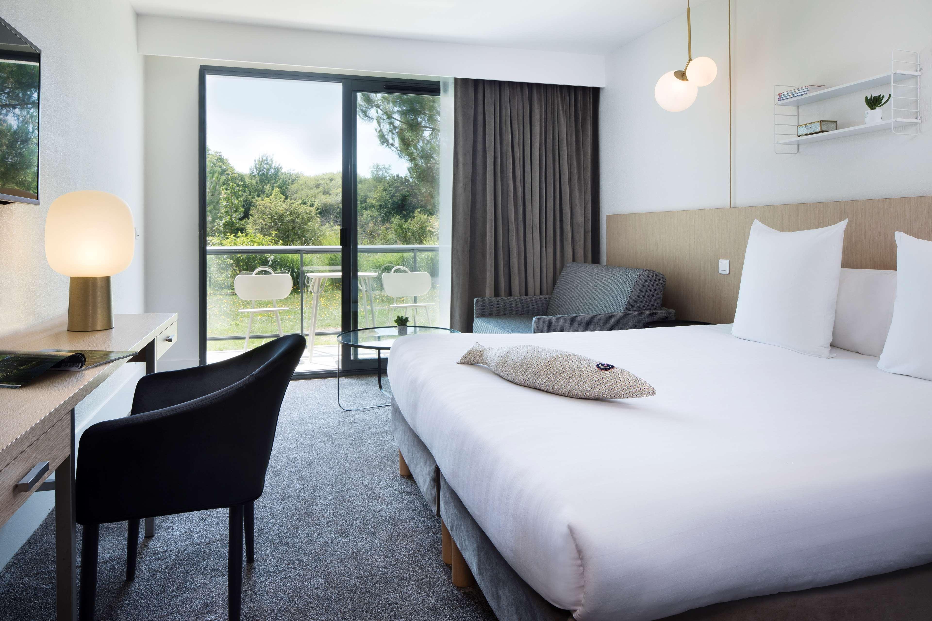 Best Western Plus Hotel Les Rives Du Ter Larmor-Plage Exterior photo