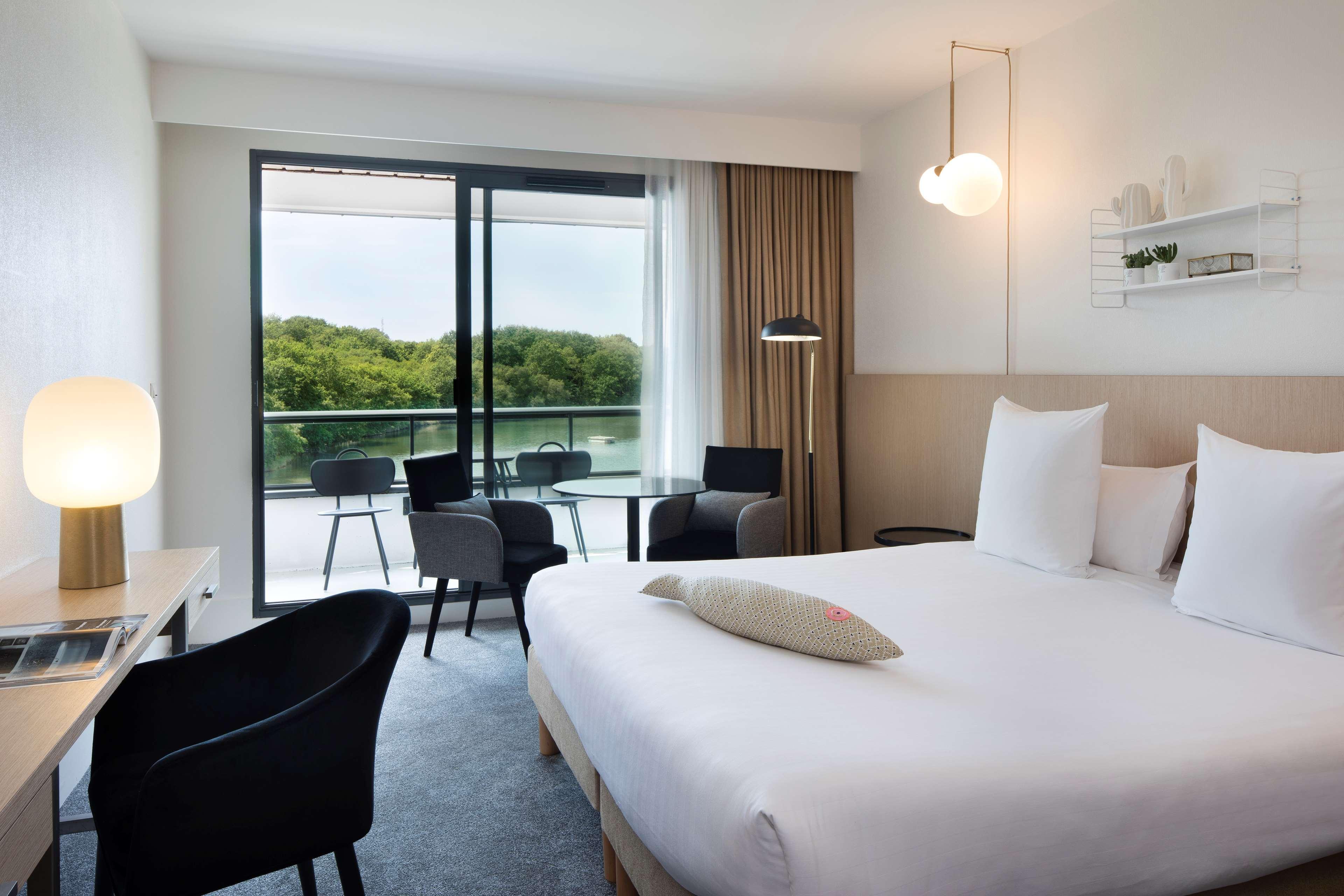 Best Western Plus Hotel Les Rives Du Ter Larmor-Plage Exterior photo